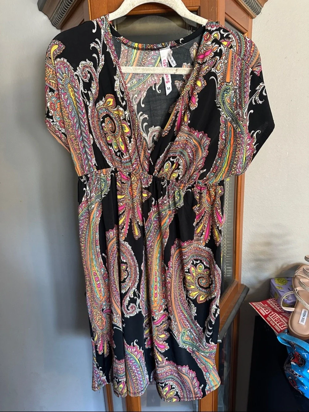 Sunkissed Black Paisley Multicolor Short Sleeve Dress - Picture 5 of 7